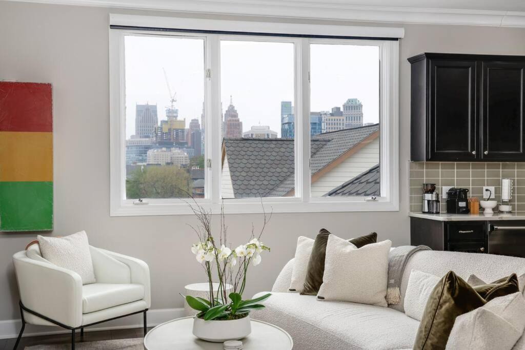 Photo of Livingroom in Midtown