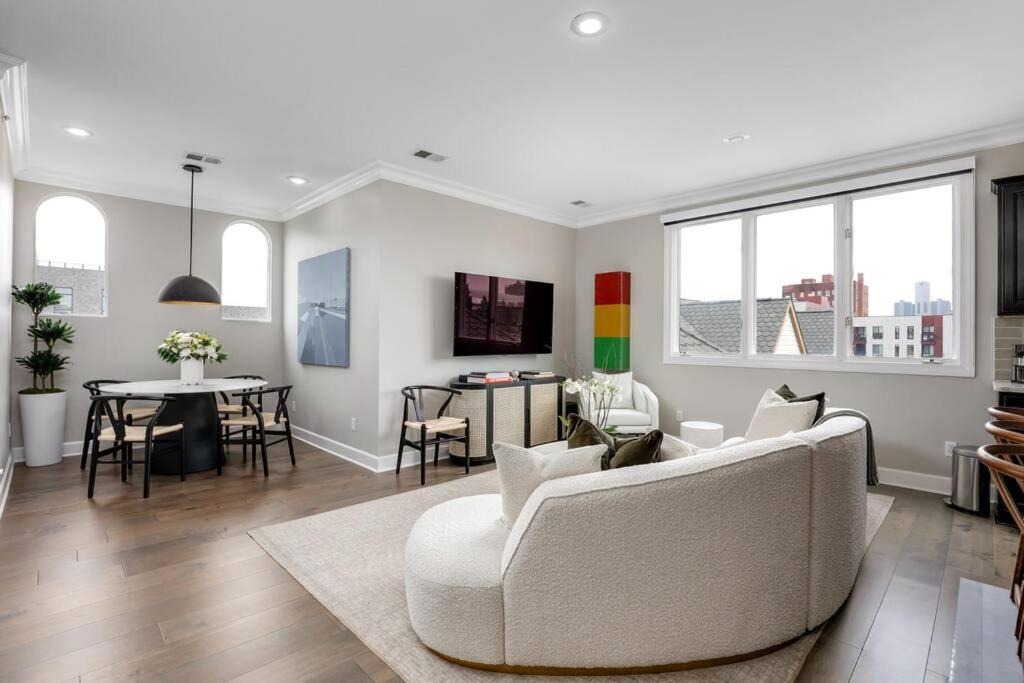 Photo of Livingroom in Midtown