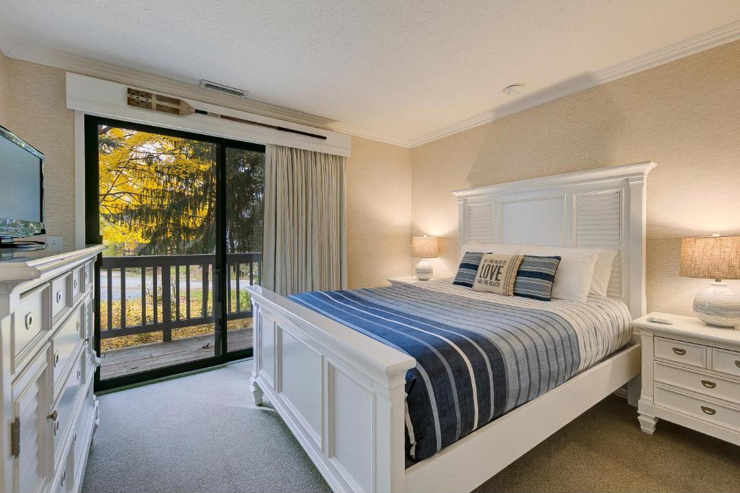 Photo of Bedroom in Acme