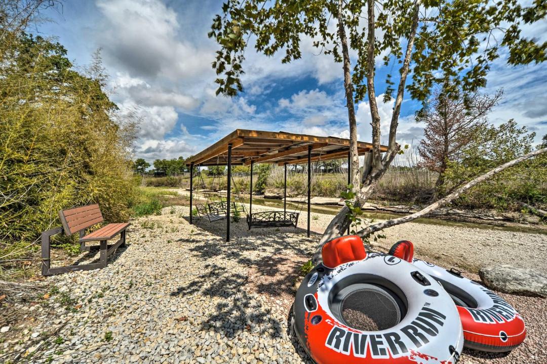 Photo of Others in Blanco
