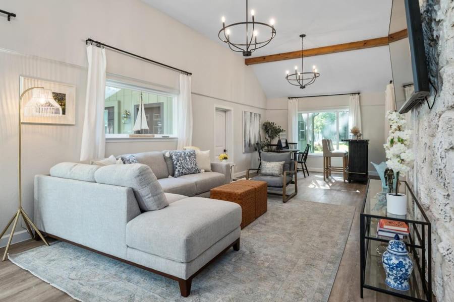 Photo of Livingroom in Enchanted Oaks