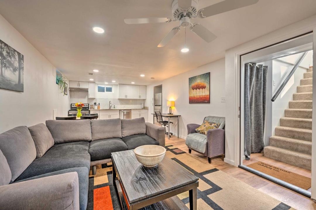 Photo of Livingroom in Club Crest