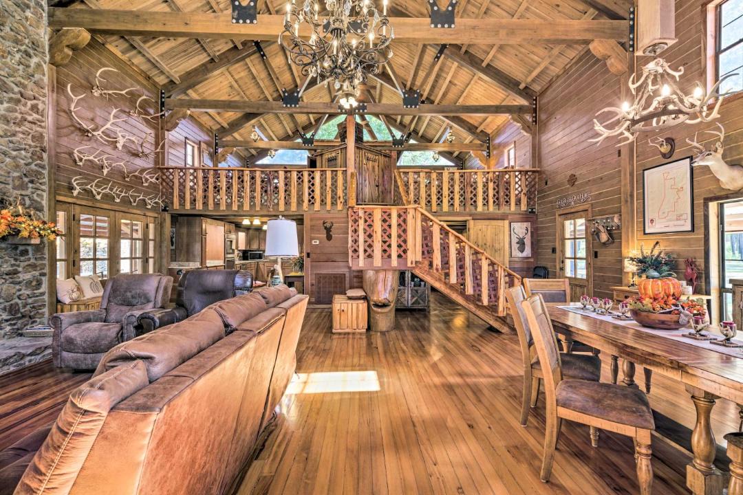 Photo of Livingroom in Wheeler