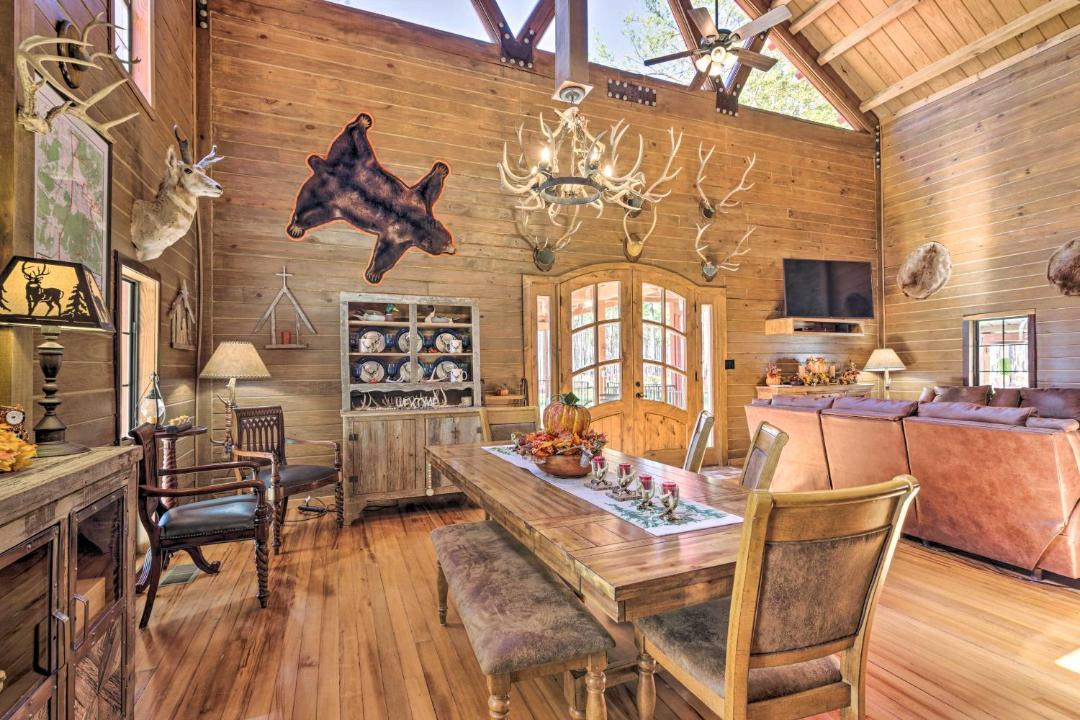 Photo of Livingroom in Wheeler