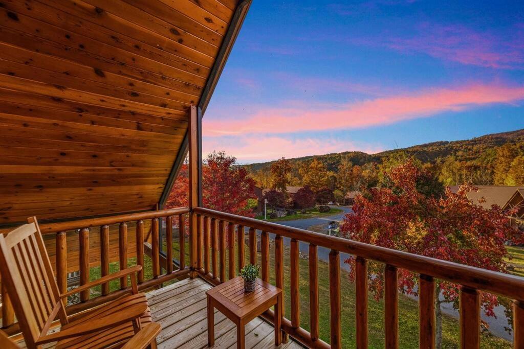 Photo of Patio Balcony in White Oak Lodge