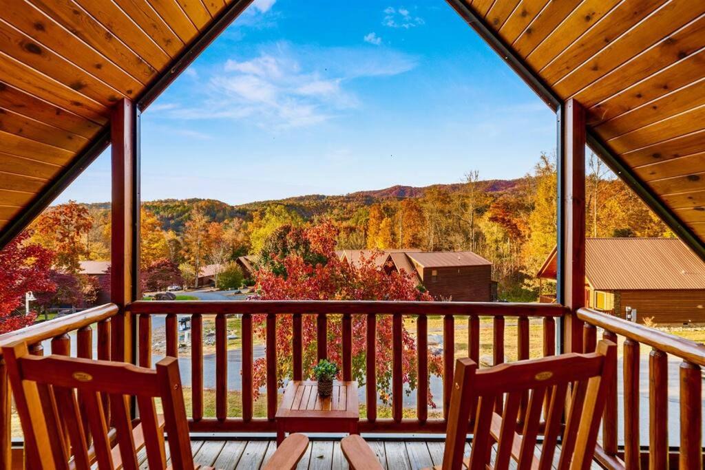 Photo of Patio Balcony in White Oak Lodge