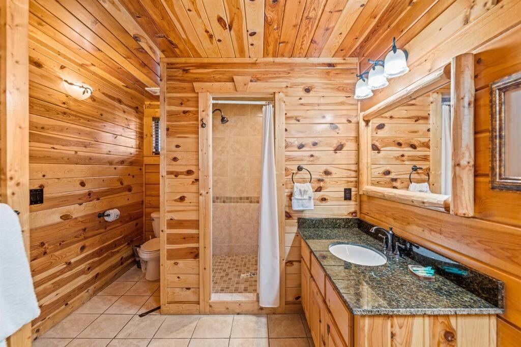 Photo of Others in White Oak Lodge