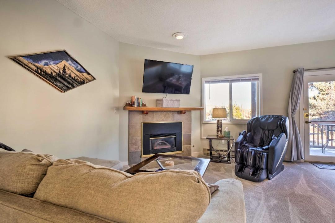 Photo of Livingroom in Summit Cove