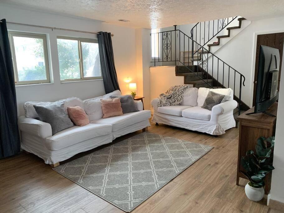 Photo of Livingroom in Midvale