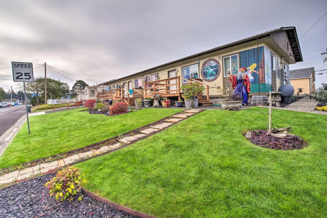 Photo of Buildings in Winchester Bay
