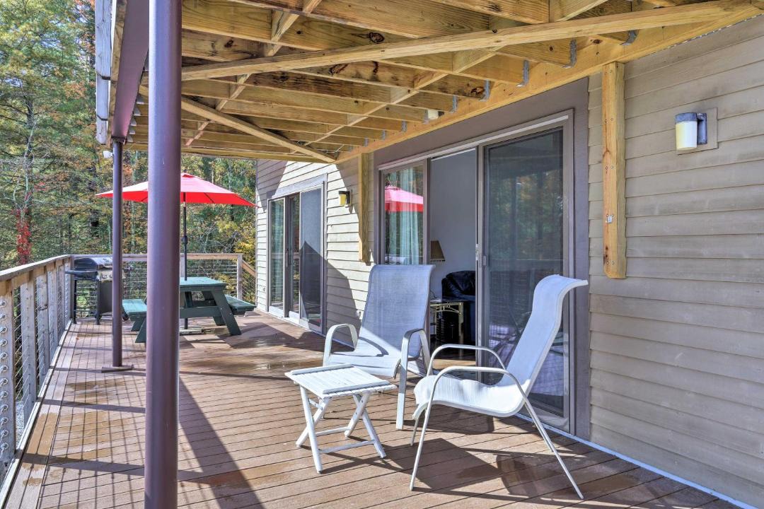 Photo of Patio Balcony in Bolton Landing