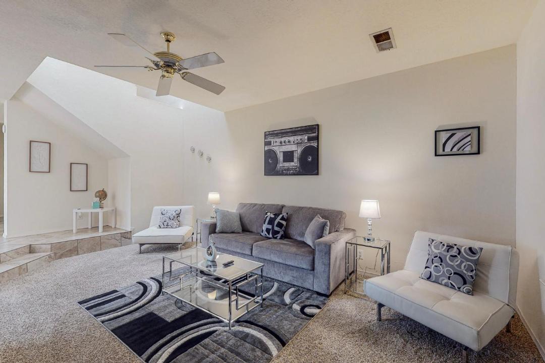 Photo of Livingroom in Northeast Heights