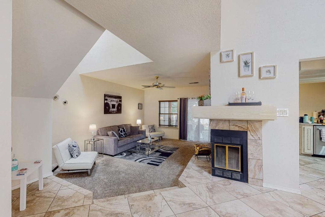 Photo of Livingroom in Northeast Heights