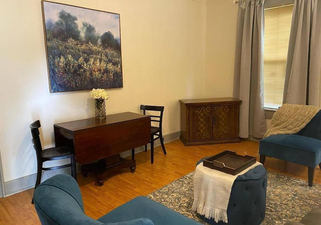 Photo of Livingroom in Knoxville