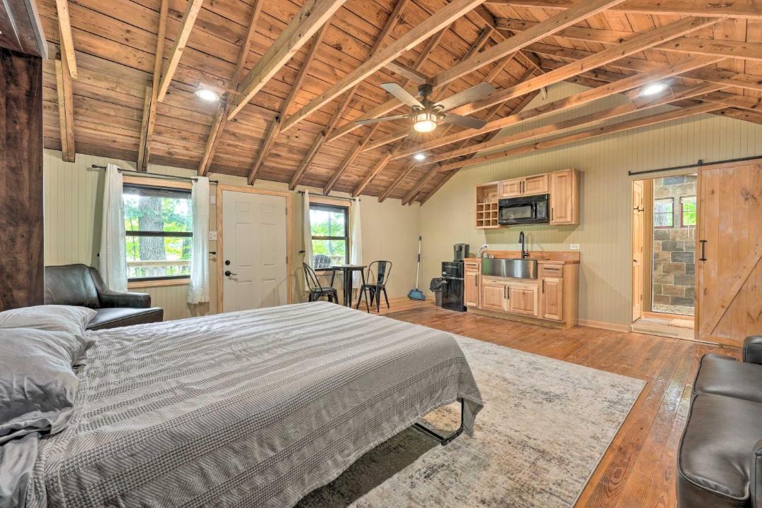 Photo of Bedroom in Cassopolis