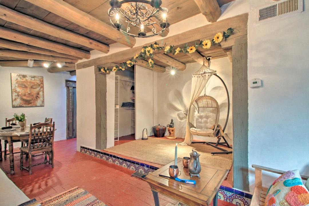 Photo of Livingroom in Los Ranchos de Albuquerque