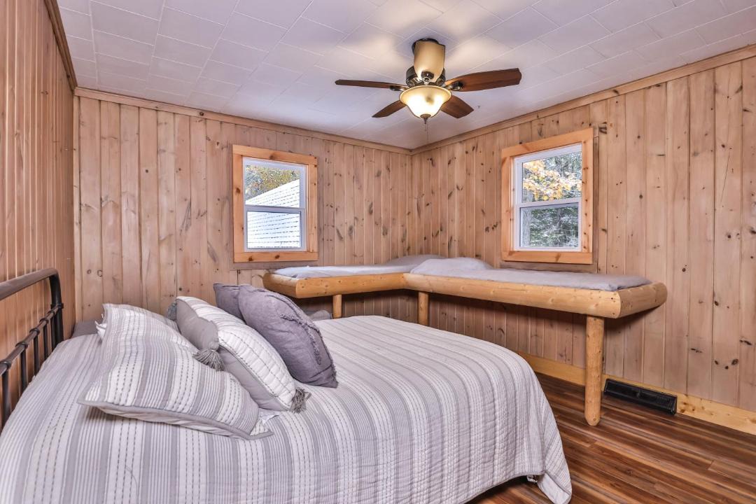 Photo of Bedroom in Sayner