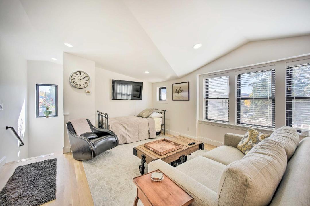 Photo of Livingroom in Castle Rock