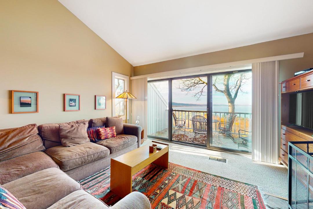 Photo of Livingroom in Maple City
