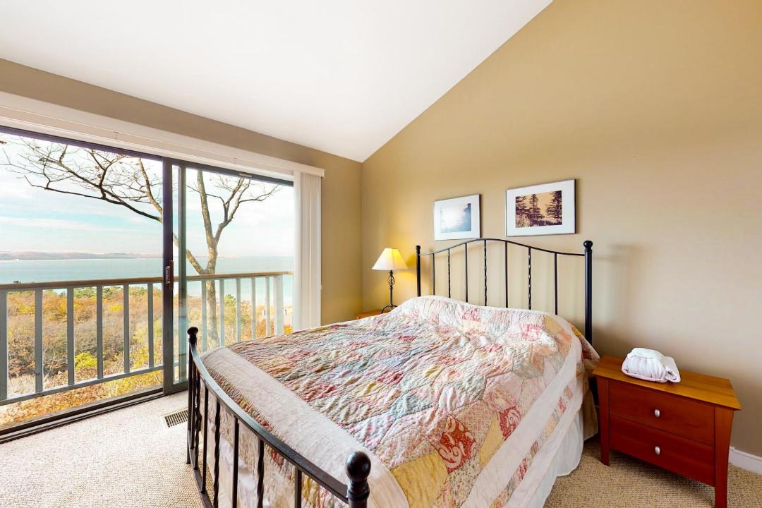 Photo of Bedroom in Maple City