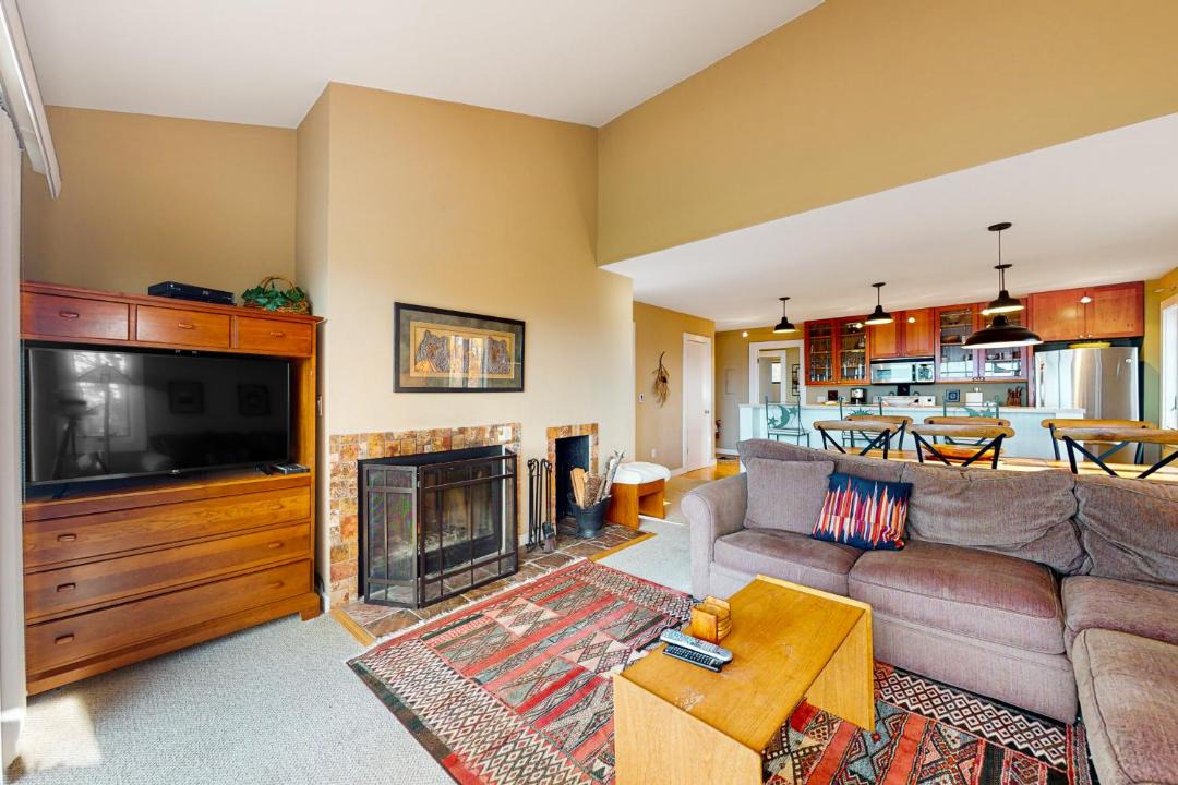 Photo of Livingroom in Maple City