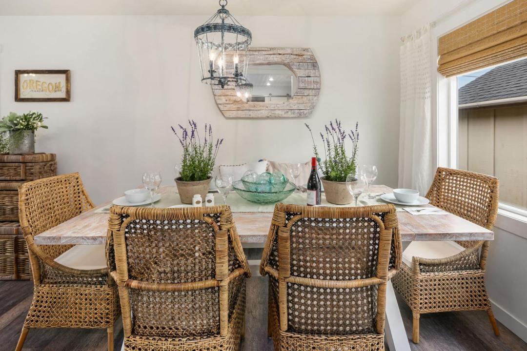 Photo of Livingroom in Downtown Cannon Beach