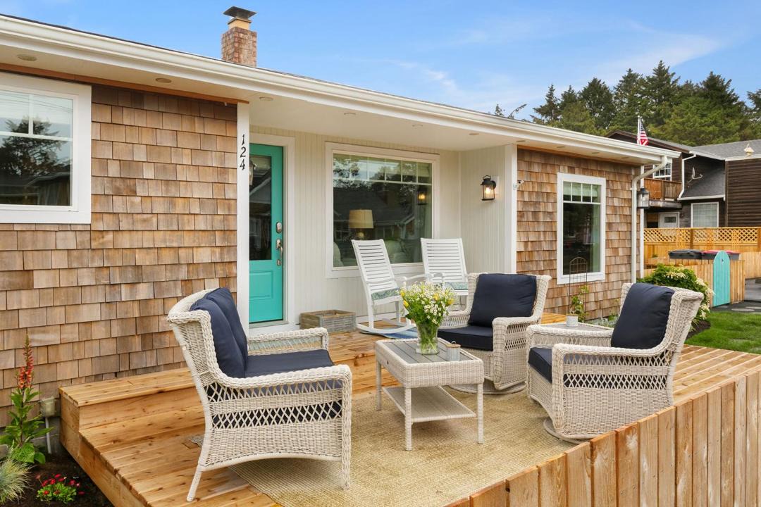 Photo of Patio Balcony in Downtown Cannon Beach