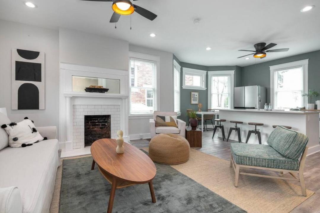 Photo of Livingroom in Mount Auburn