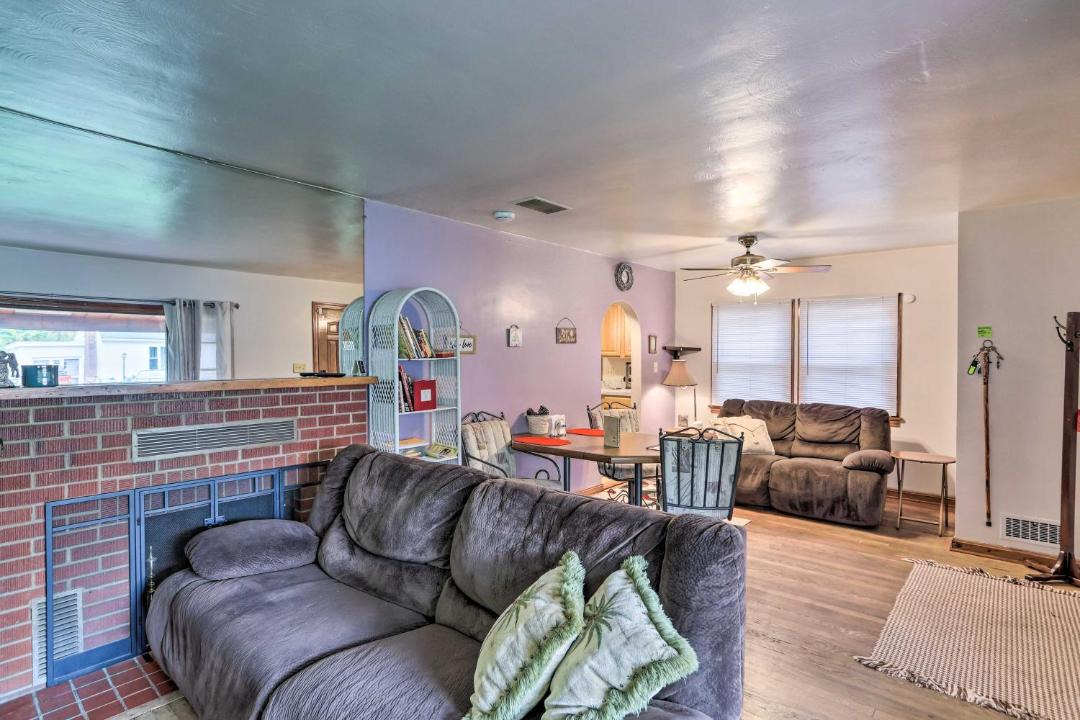 Photo of Livingroom in Elyria