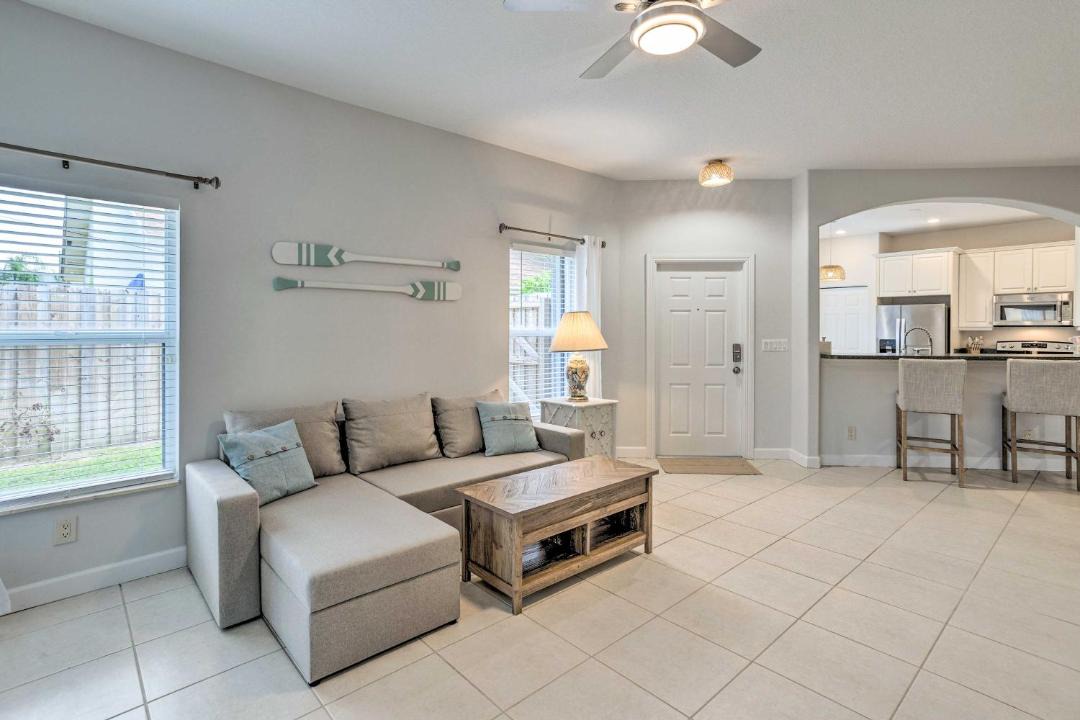 Photo of Livingroom in Juno Beach