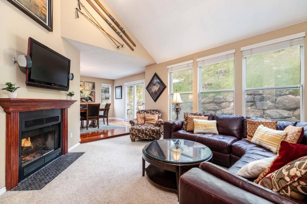 Photo of Livingroom in Cottonwood Heights