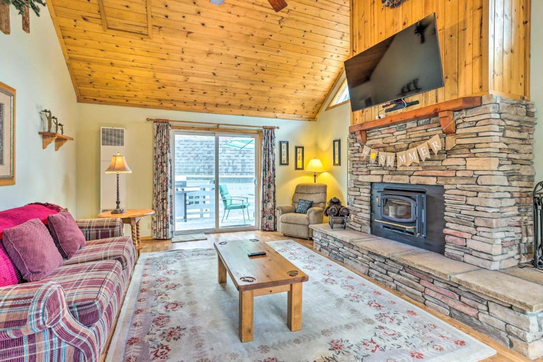 Photo of Livingroom in Whispering Forest