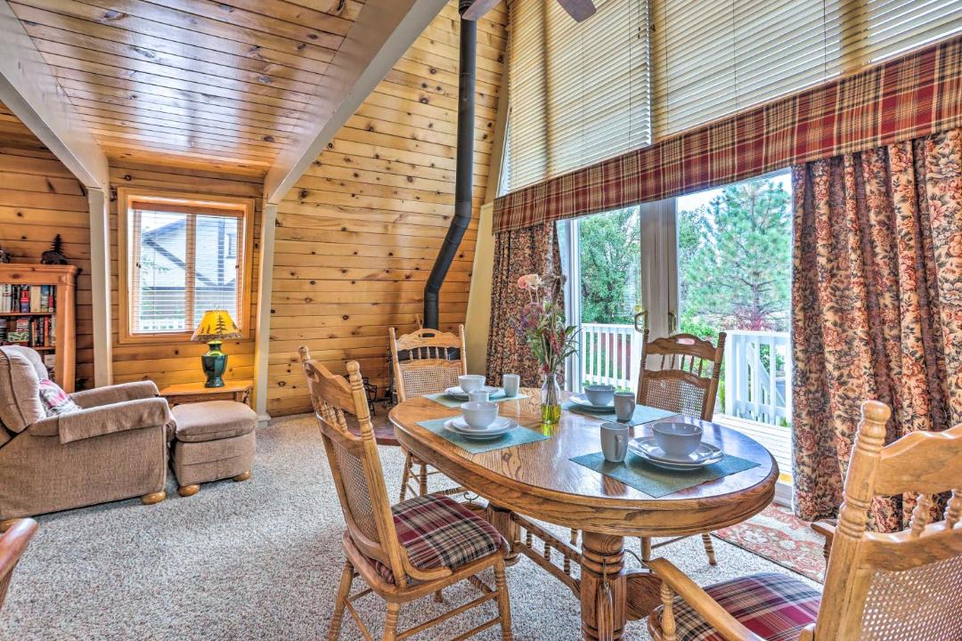Photo of Livingroom in Whispering Forest