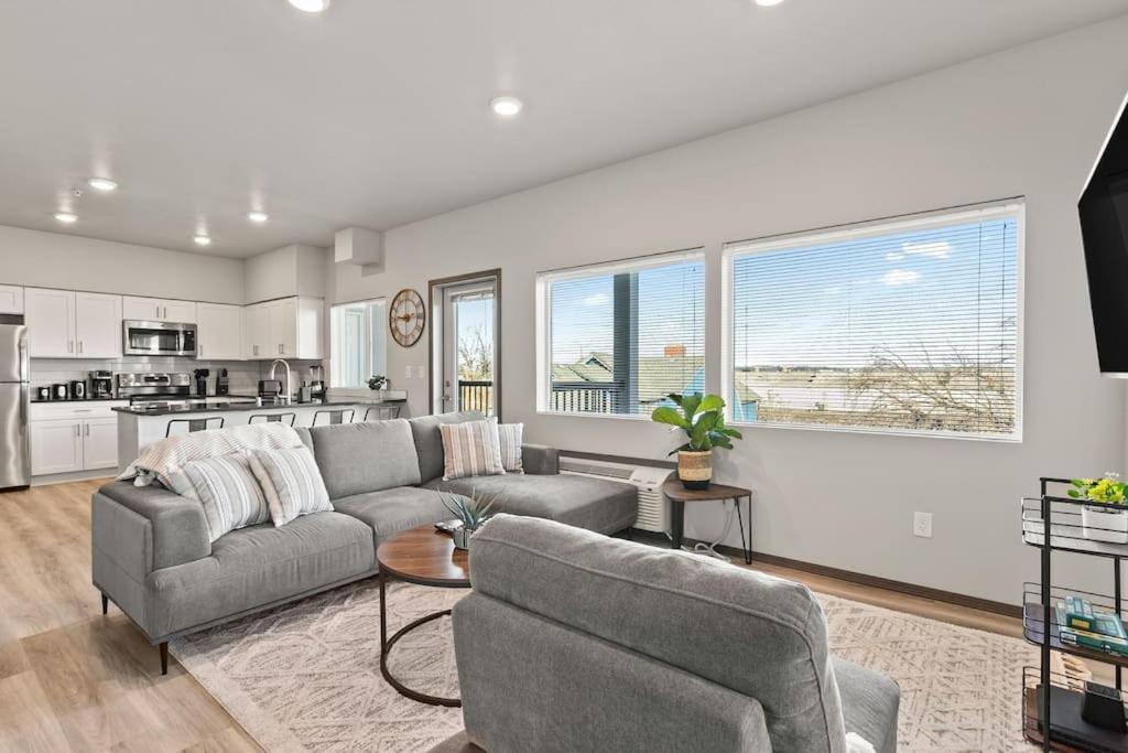 Photo of Livingroom in South Perry District