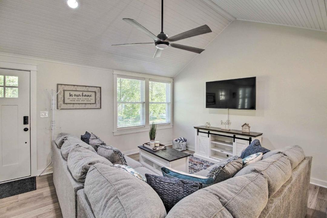 Photo of Livingroom in Leipers Fork