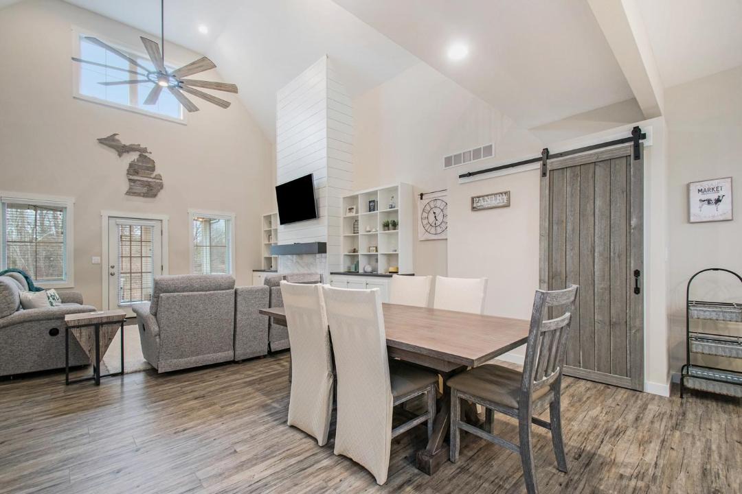 Photo of Livingroom in Sawyer