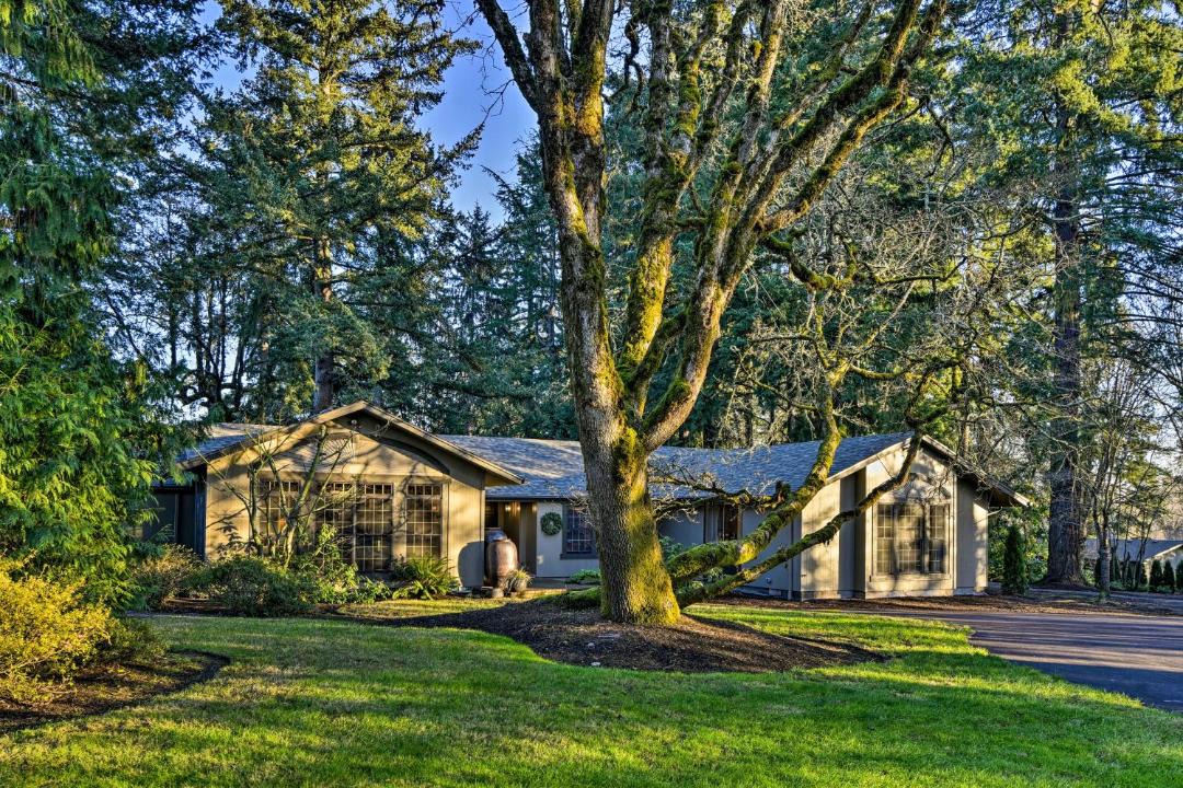 Photo of Buildings in Hillsboro