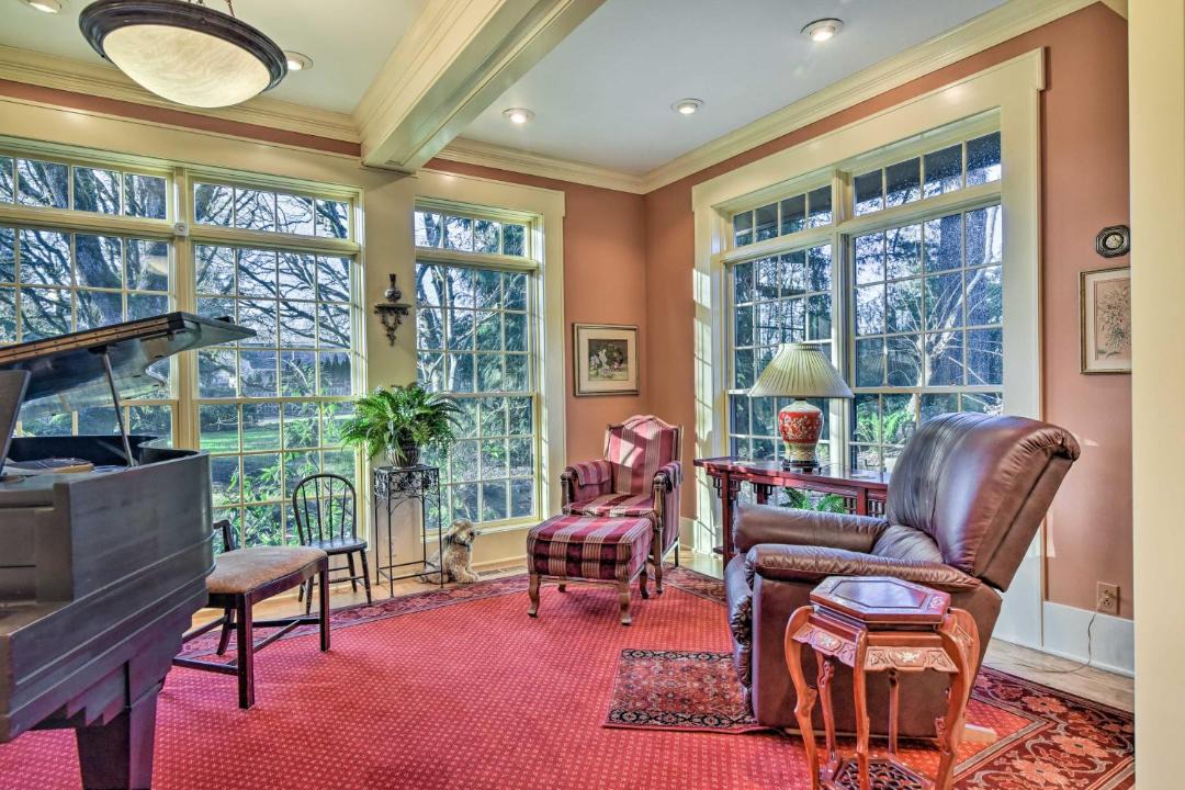 Photo of Livingroom in Hillsboro