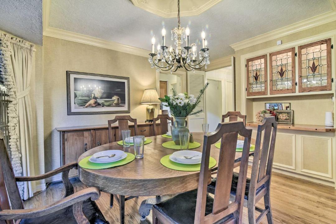 Photo of Livingroom in Hillsboro