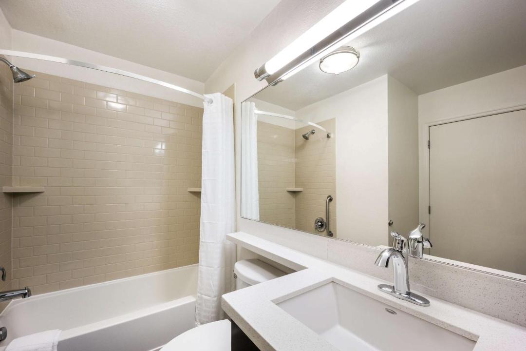 Photo of Bathroom in Golden