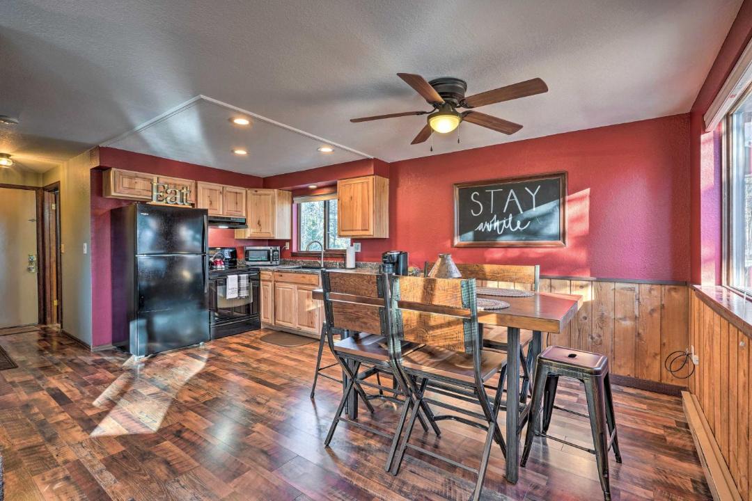Photo of Livingroom in Rainbow Valley