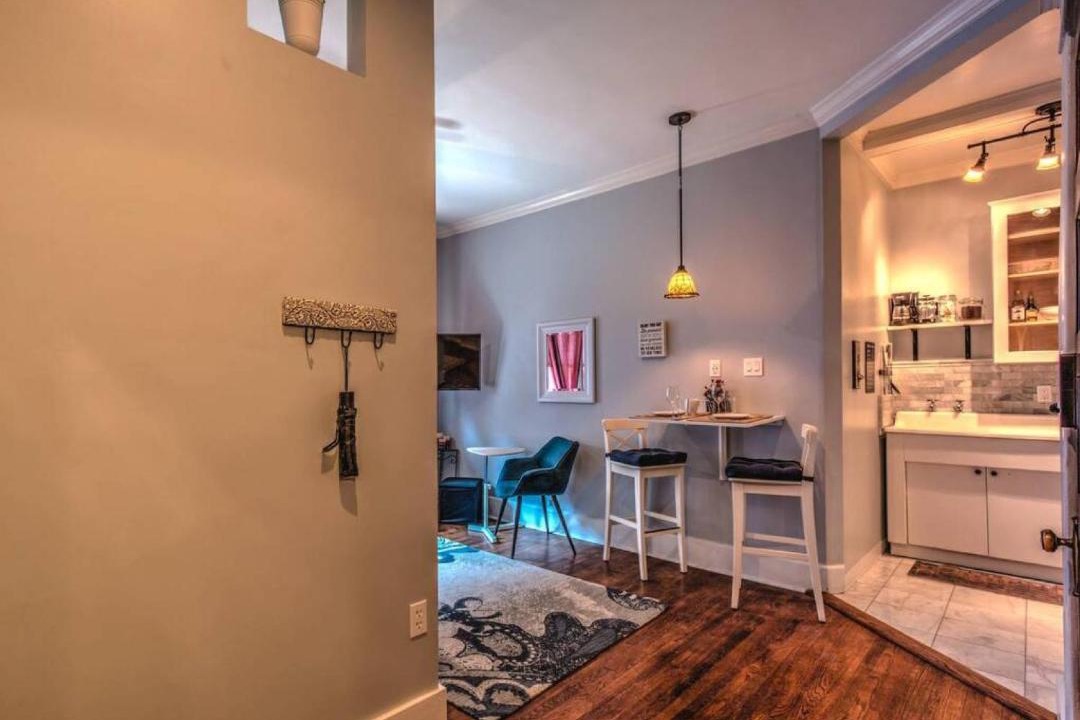 Photo of Livingroom in Central Midtown
