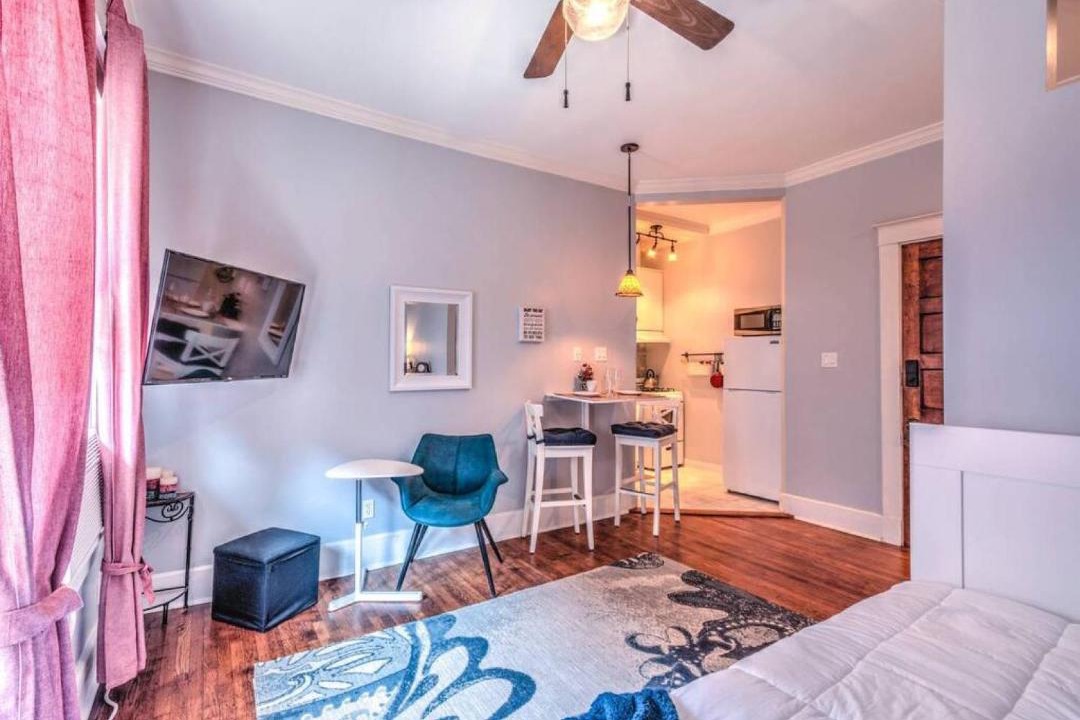 Photo of Livingroom in Central Midtown