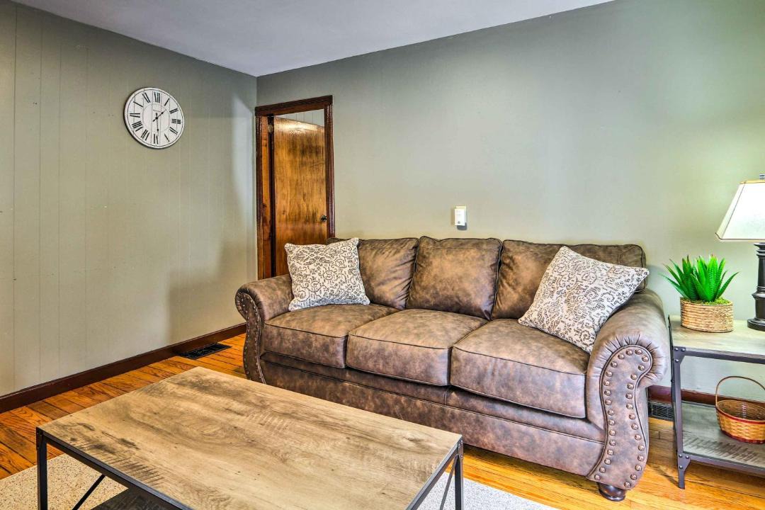 Photo of Livingroom in Carbon Hill