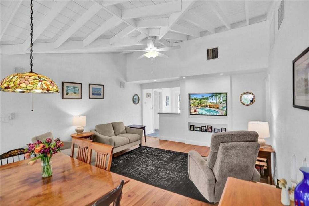 Photo of Livingroom in Victoria Park