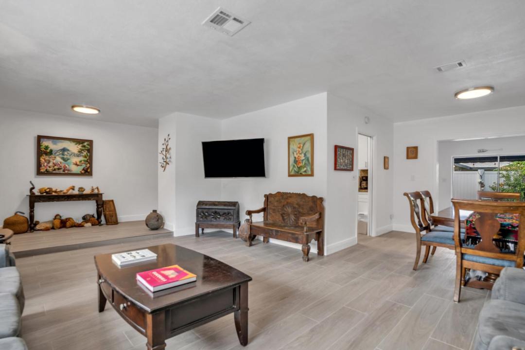 Photo of Livingroom in Garden Isles
