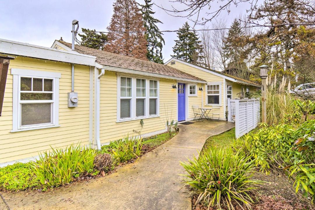 Photo of Buildings in Bainbridge Island