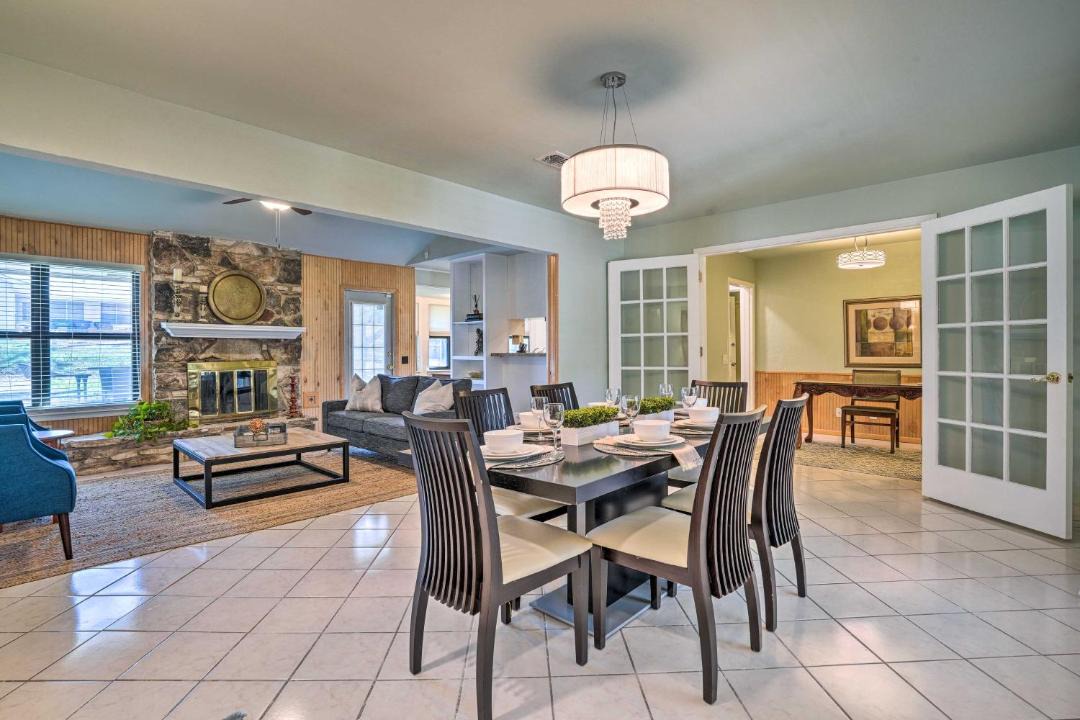 Photo of Livingroom in Vance Jackson