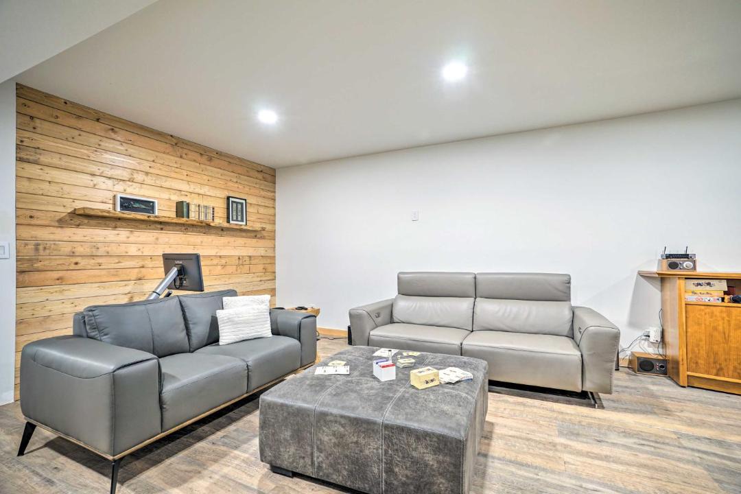 Photo of Livingroom in Gold Bar