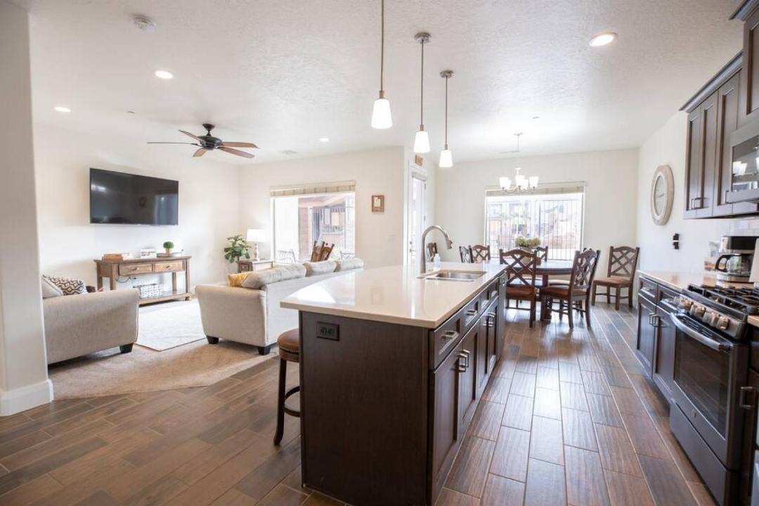 Photo of Livingroom in Hurricane